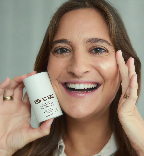 Glow and Go Daily Moisturiser with Mineral SPF30 Light Tint 30ml